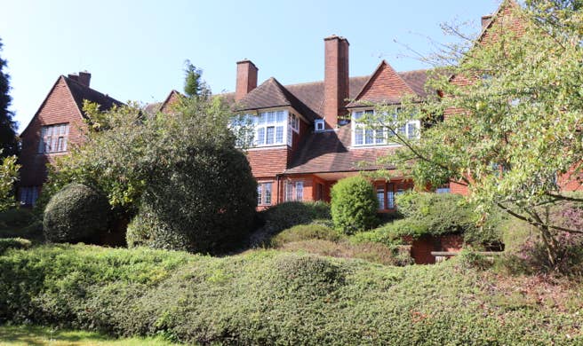 photo of The Manor House